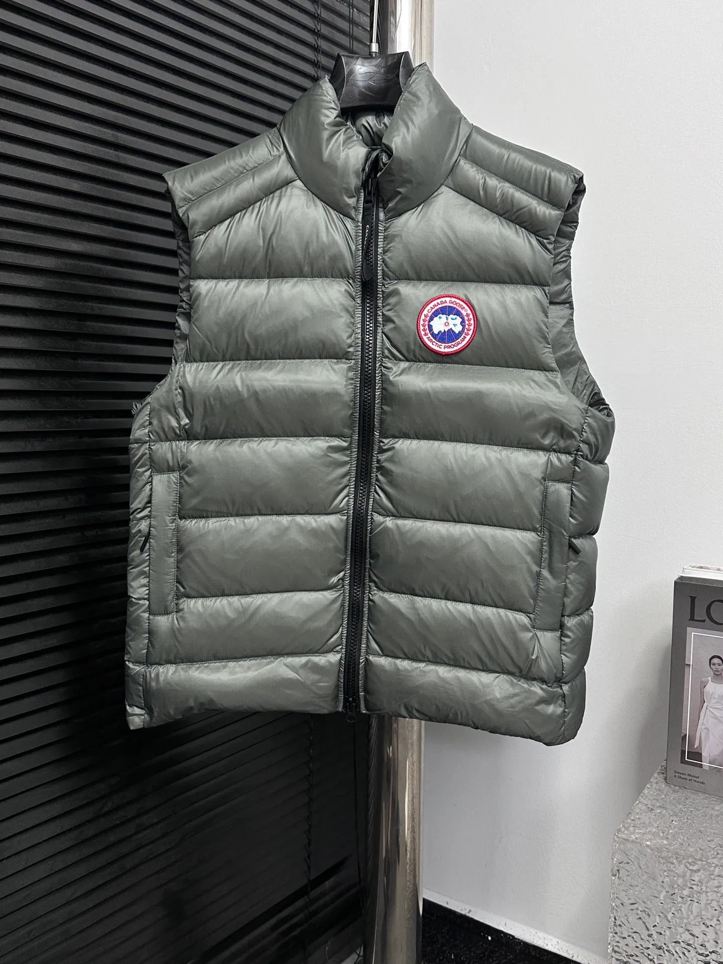 P560 [Canada Goose] CROFTON light down vest R water-repellent treatment Winall windproof fabric 700-fill down capacity Original molding Detailed production The upper body effect is stunning Exclusively available on the Xiaohongshu purchasing platform The highest version on the market Code number: XS-XXL